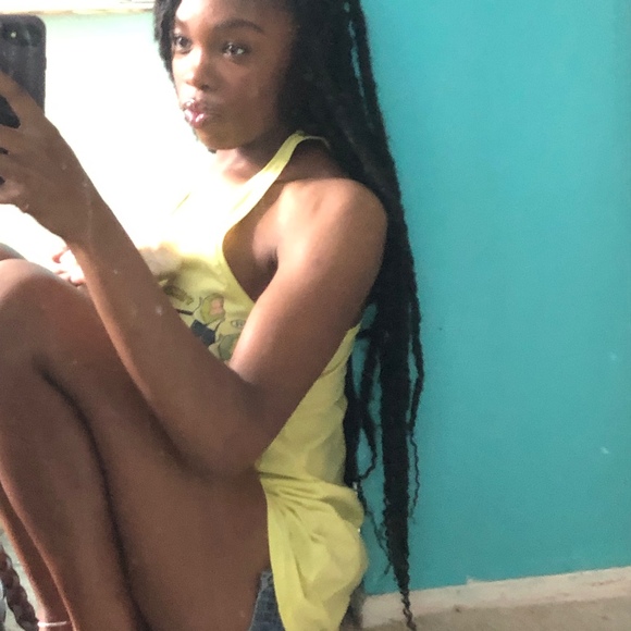 Meet your Posher, Inara - Picture 1 of 1